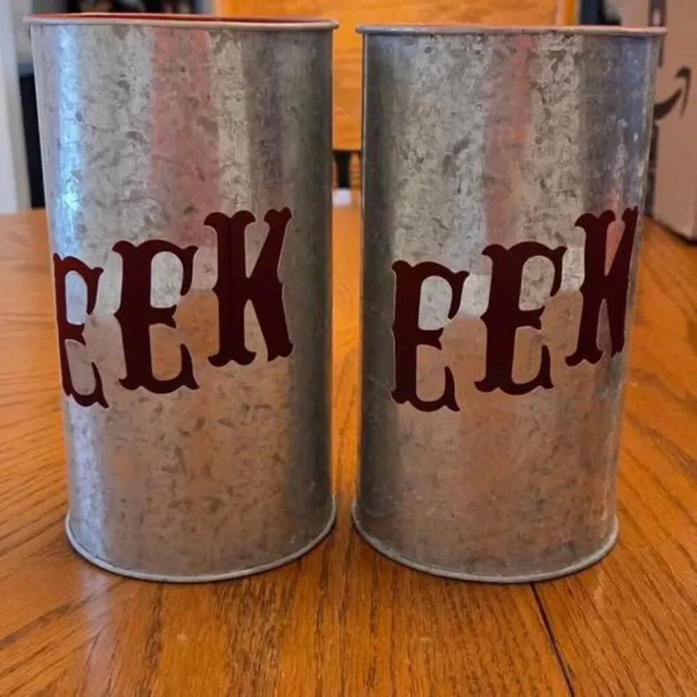 Set of eek flickering light metal cans